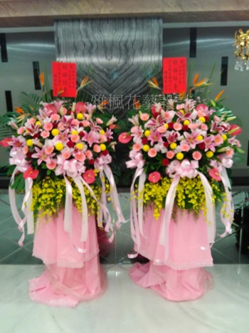 南投市花店，草屯鎮花店宏圖大展花柱，新婚誌喜羅馬花柱員林雅楓花店